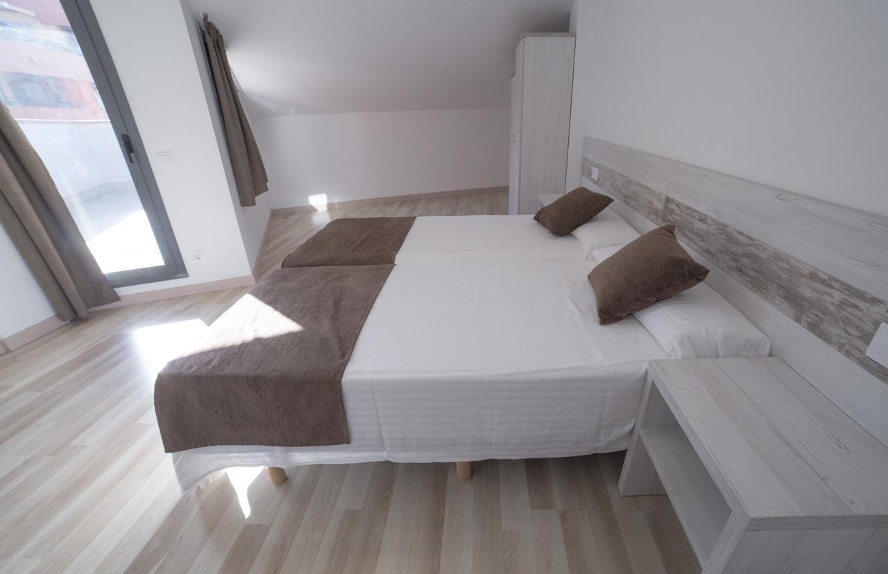 Apartaments Ponent Lloret de Mar Bagian luar foto