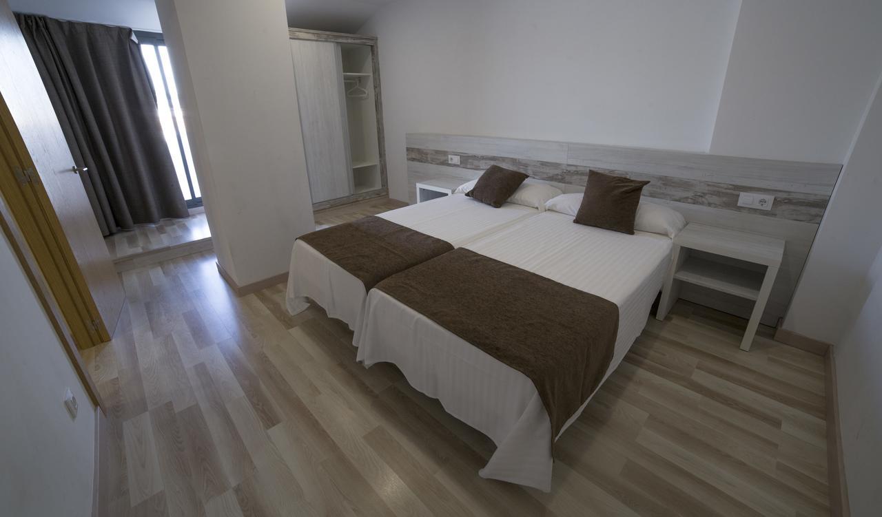 Apartaments Ponent Lloret de Mar Bagian luar foto