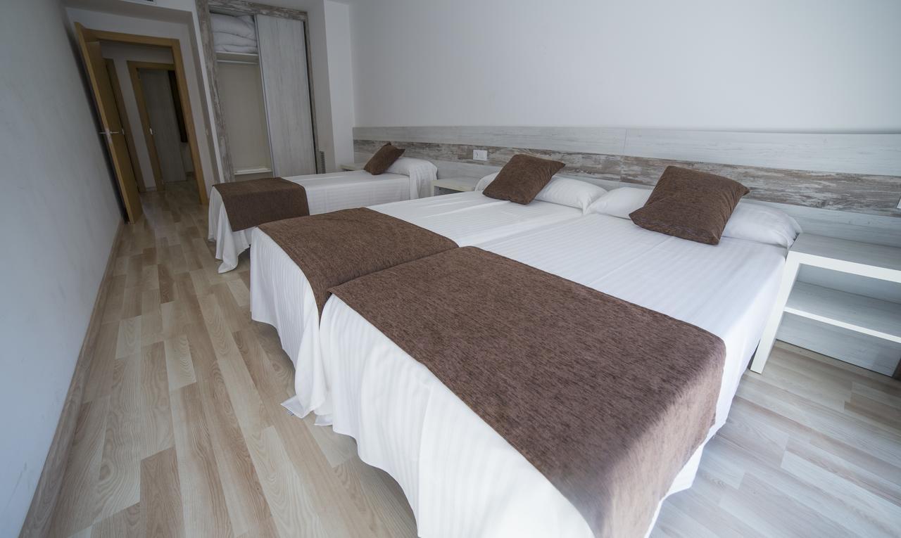 Apartaments Ponent Lloret de Mar Bagian luar foto